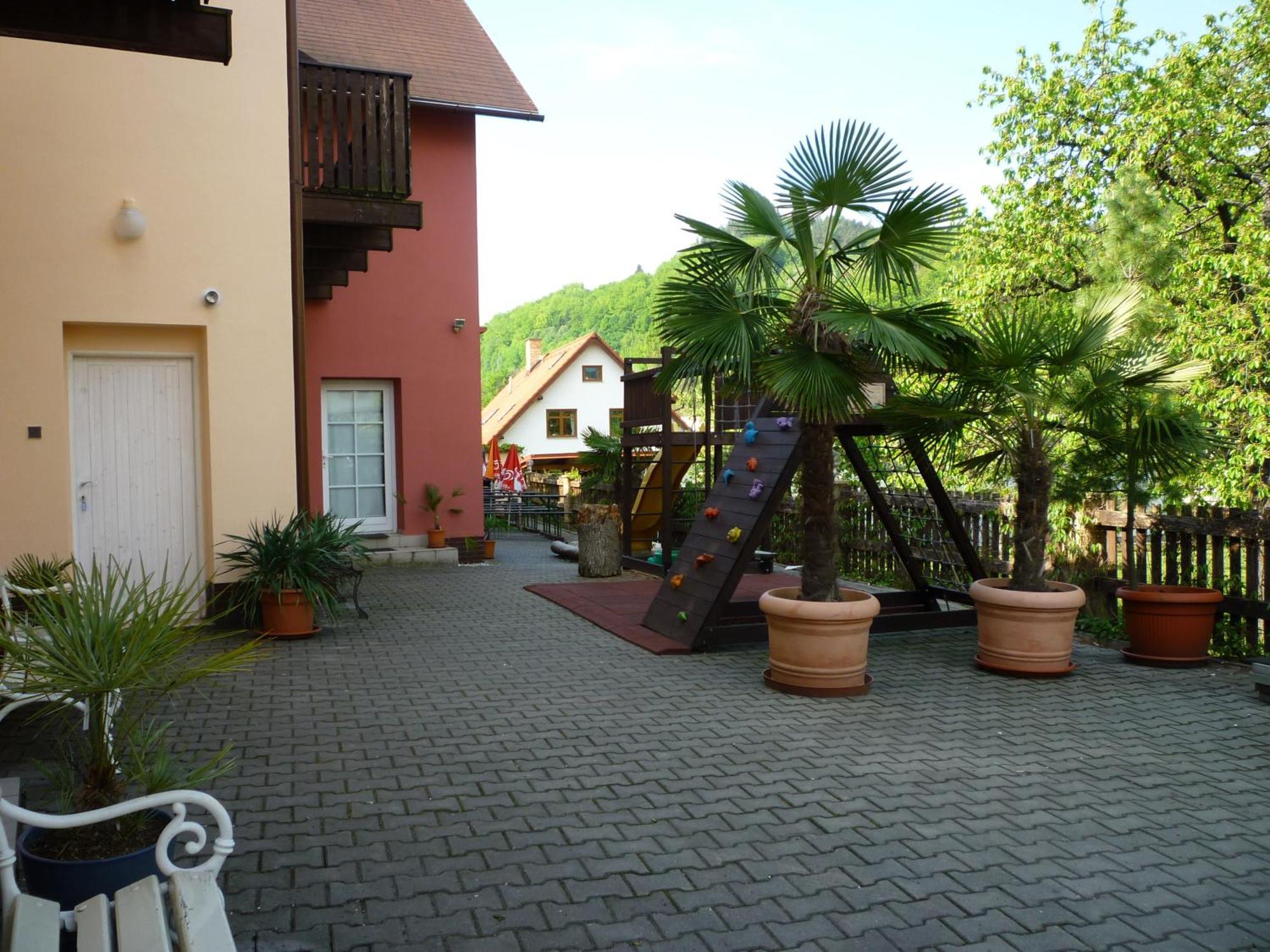 Penzion Neco Malá Skála Exterior foto