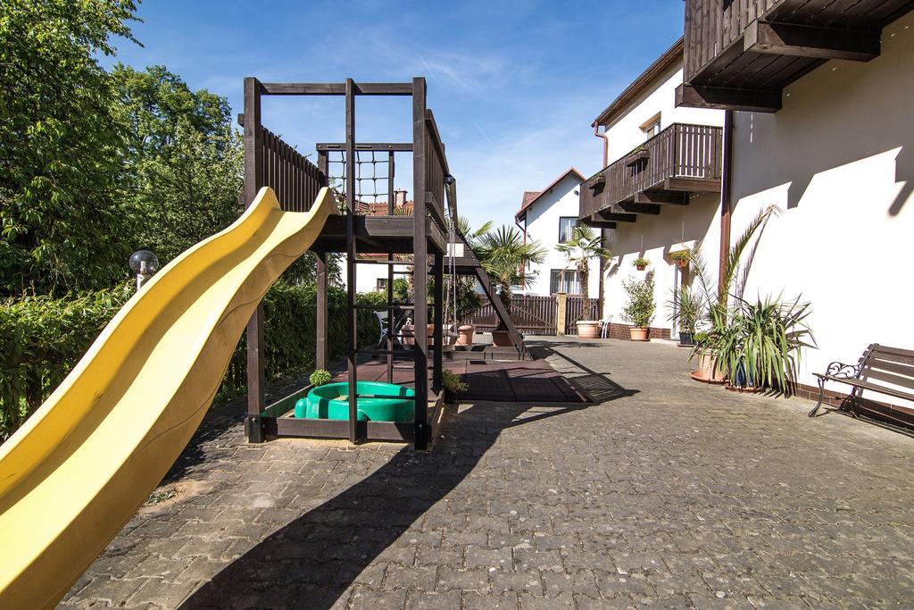 Penzion Neco Malá Skála Exterior foto